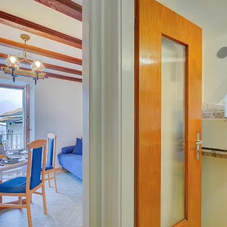 Casa Patrizia Gambarogno With & Mountain Views - Happy Apartment