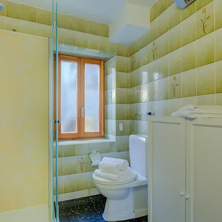Casa Patrizia Gambarogno With & Mountain Views - Happy Apartment Caviano