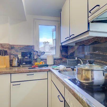 Apartment Casa Patrizia Gambarogno With & Mountain Views - Happy Caviano