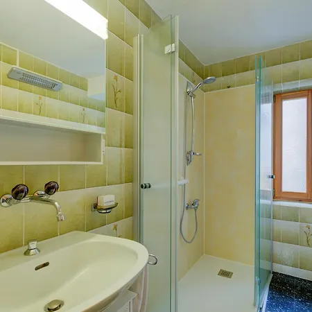 Casa Patrizia Gambarogno With & Mountain Views - Happy