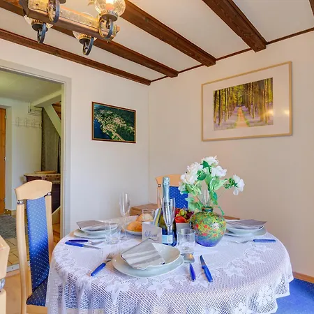 Apartment Casa Patrizia Gambarogno With & Mountain Views - Happy