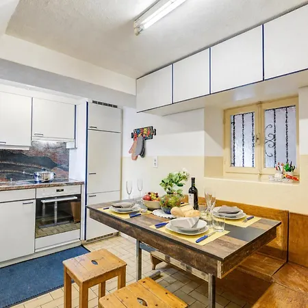Casa Patrizia Gambarogno With & Mountain Views - Happy Caviano